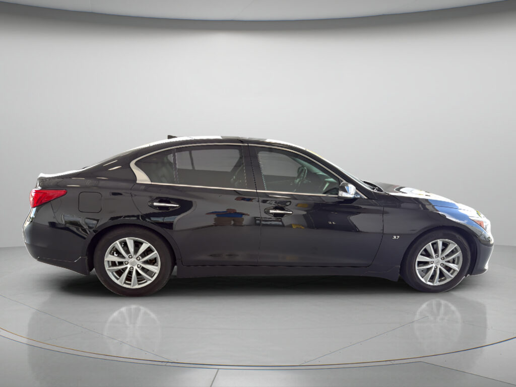 2015 INFINITI Q50 Premium