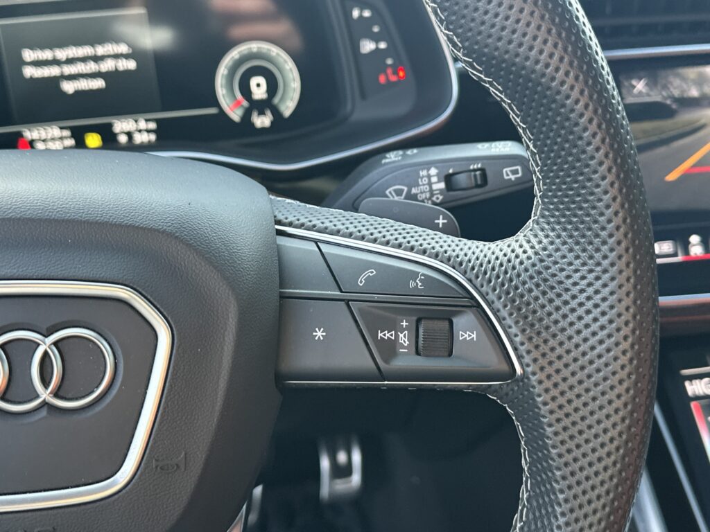 2023 Audi SQ7 Premium Plus