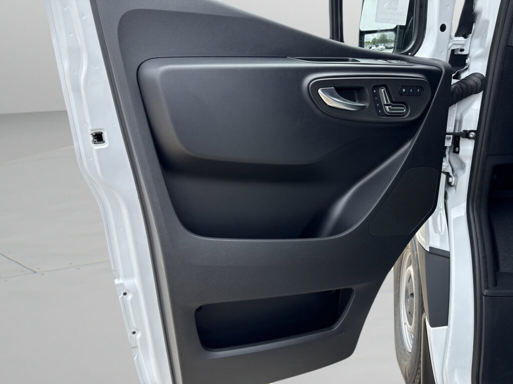 2025 Mercedes-Benz Sprinter Cargo Van 2500