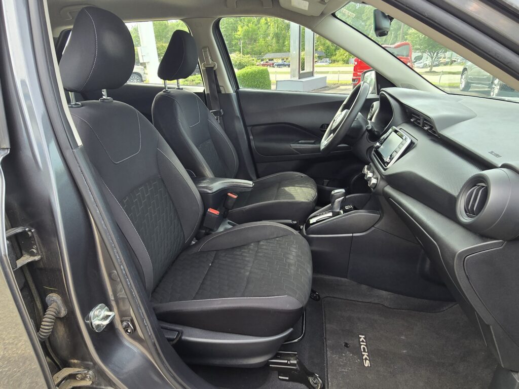 2021 Nissan Kicks S