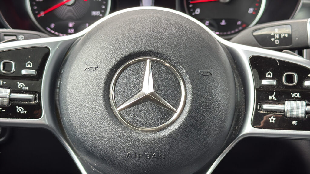 2021 Mercedes-Benz  GLC 300