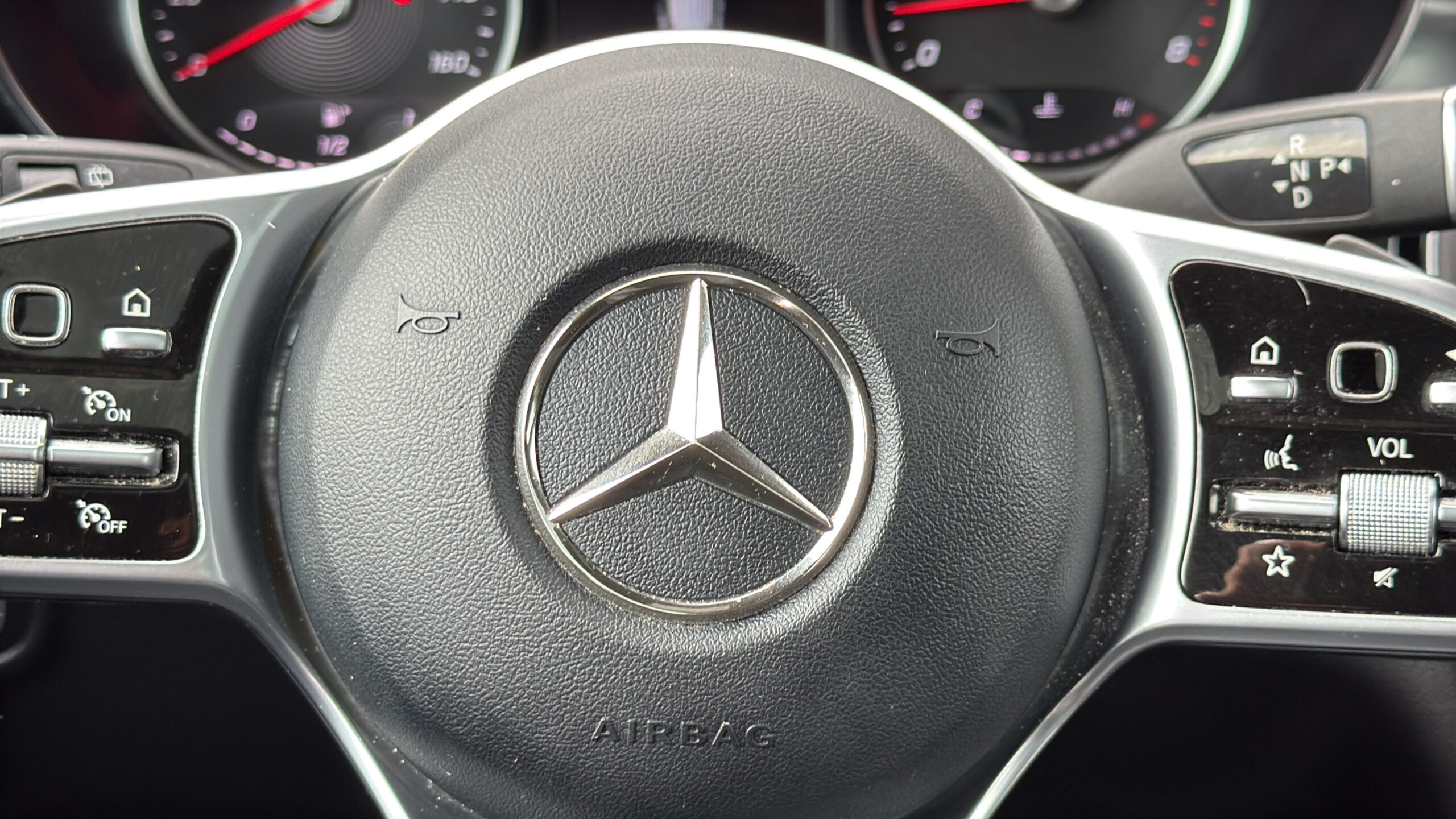 2021 Mercedes-Benz  GLC 300
