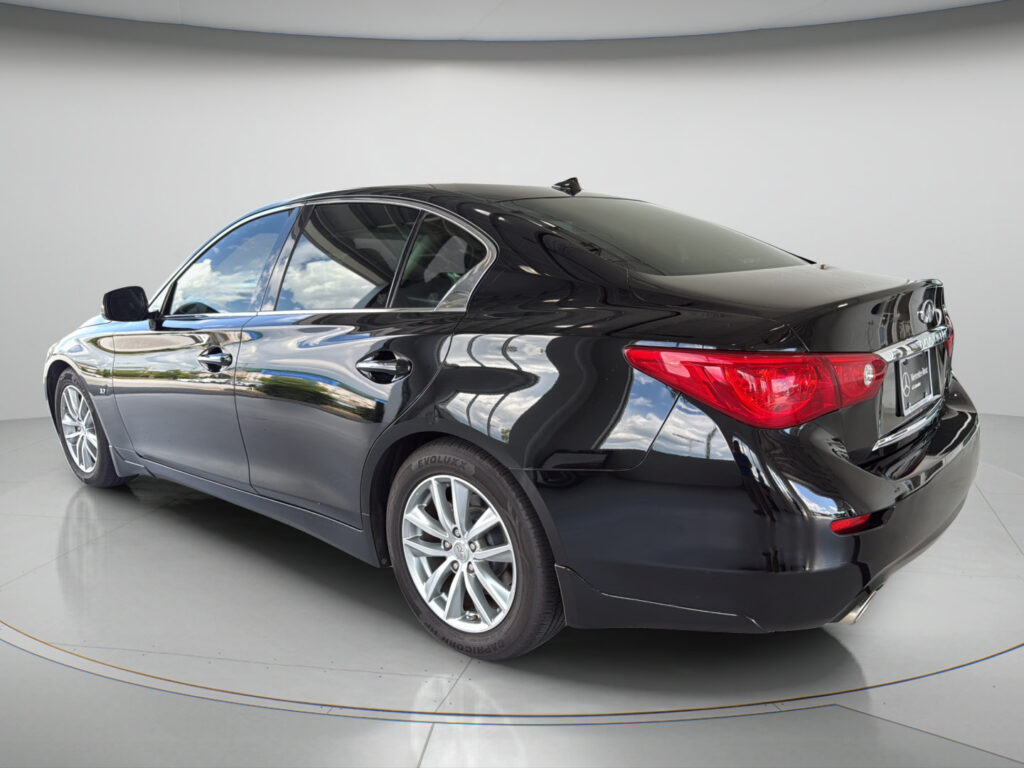 2015 INFINITI Q50 Premium