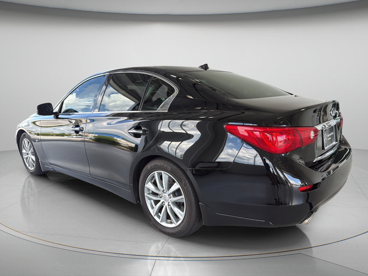 2015 INFINITI Q50 Premium