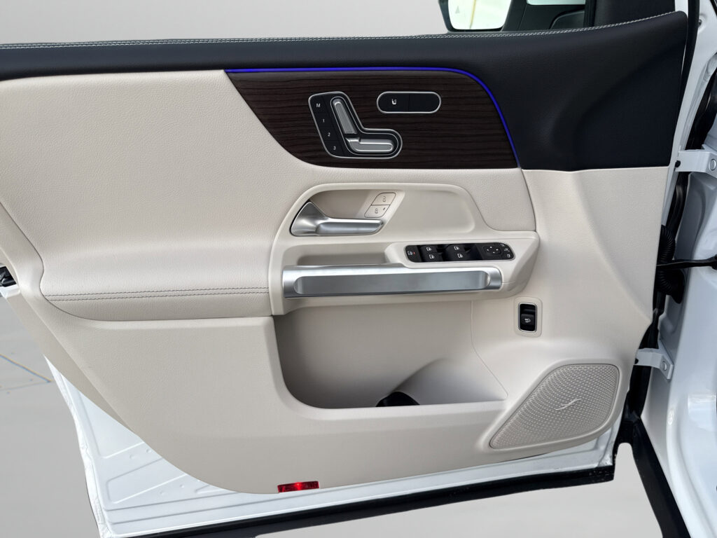 2026 Mercedes-Benz  GLB 250