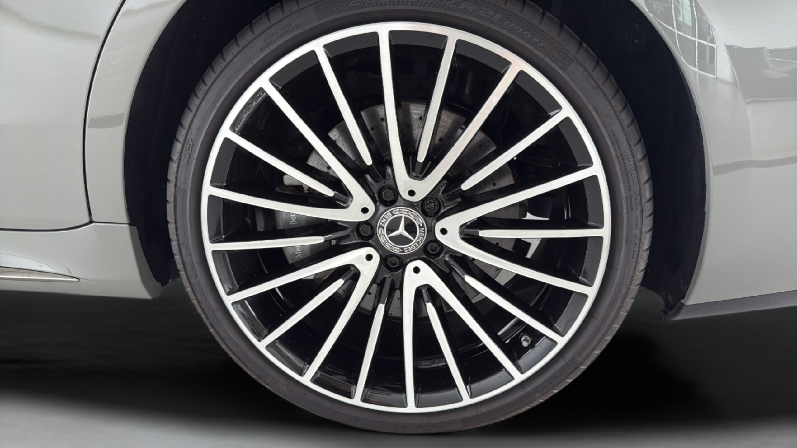 2023 Mercedes-Benz  S 580