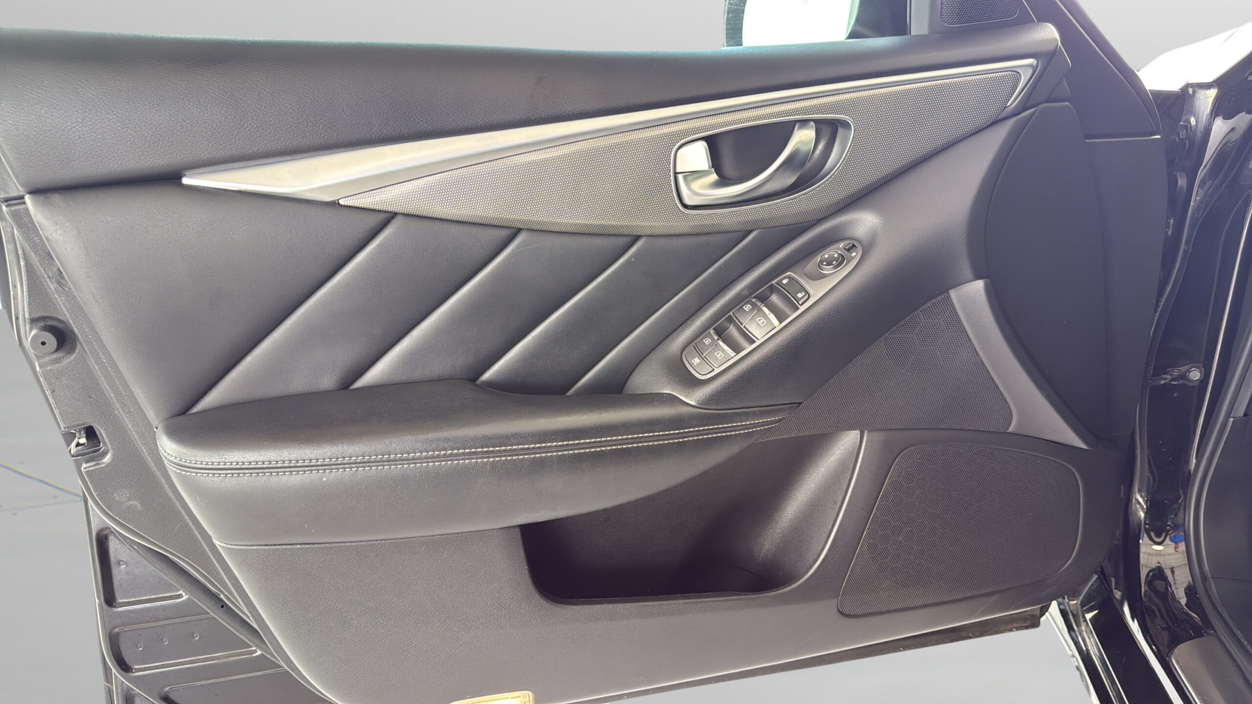 2015 INFINITI Q50 Premium