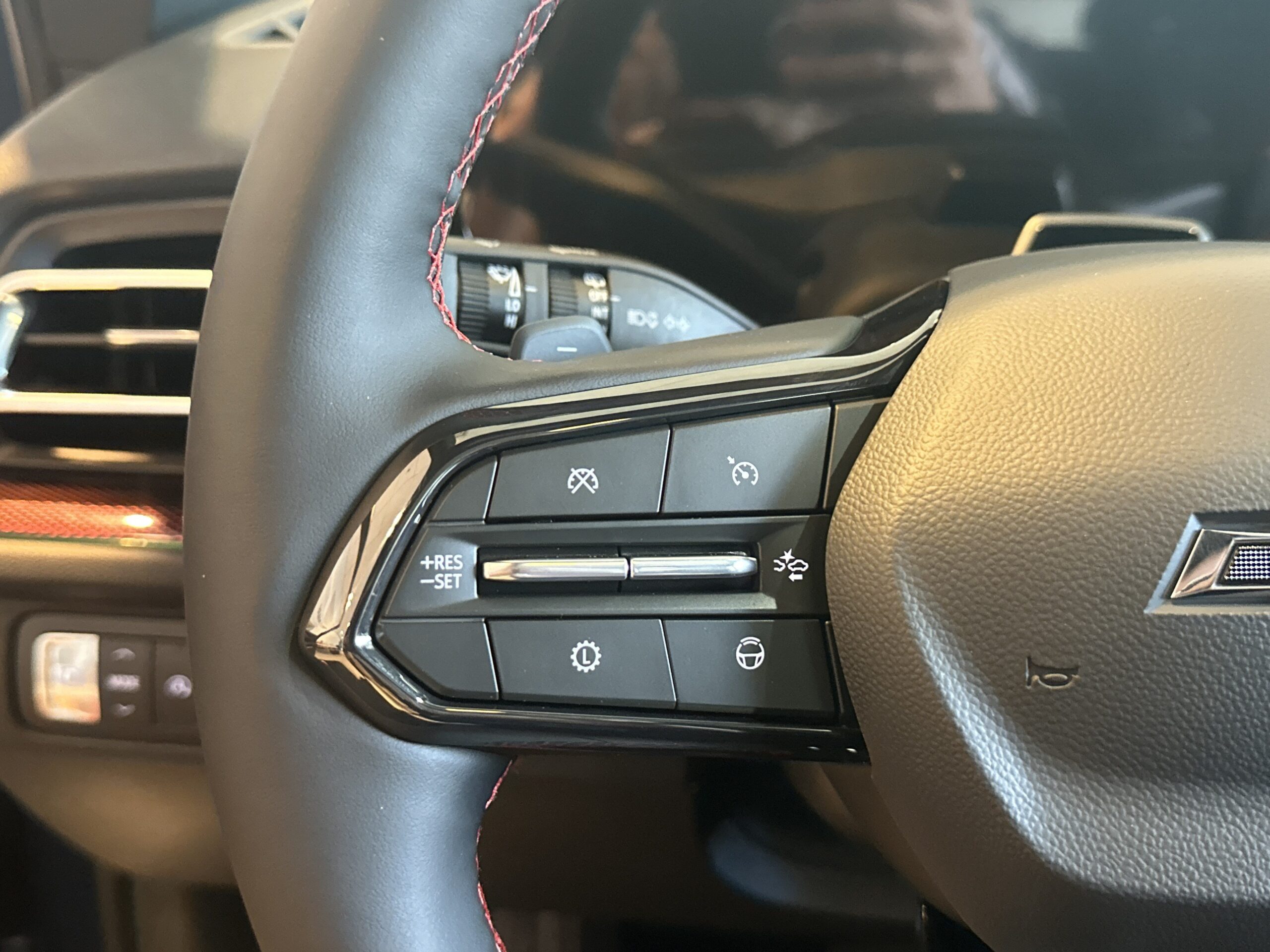 2026 Chevrolet Traverse FWD RS