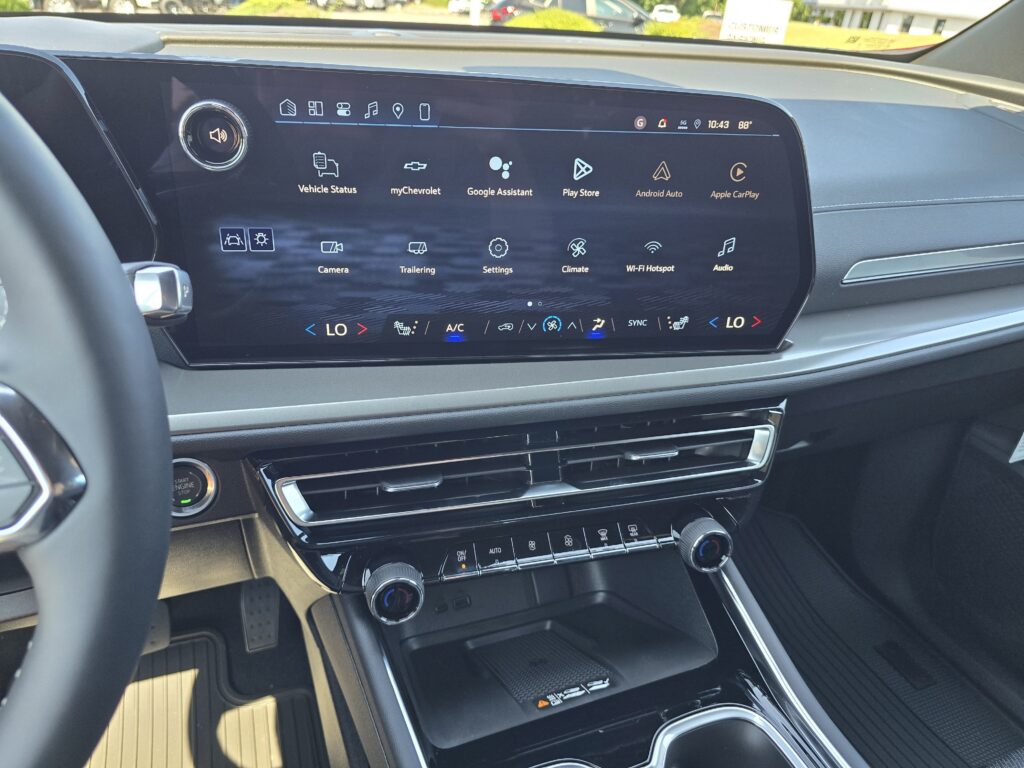 2026 Chevrolet Traverse FWD LT