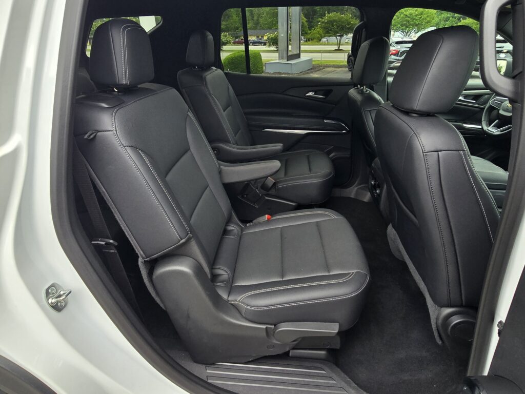 2025 Chevrolet Traverse FWD LT