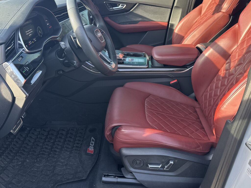 2023 Audi SQ7 Premium Plus