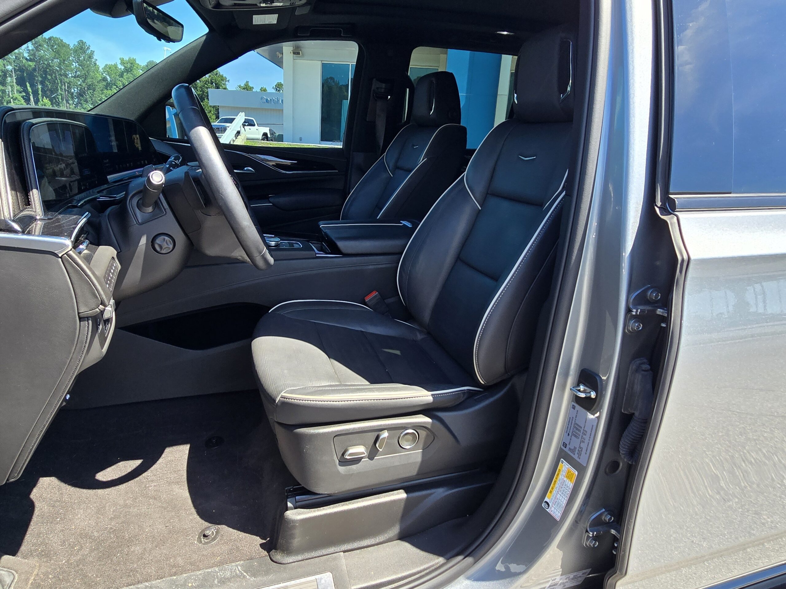 2024 Cadillac Escalade 4WD Sport