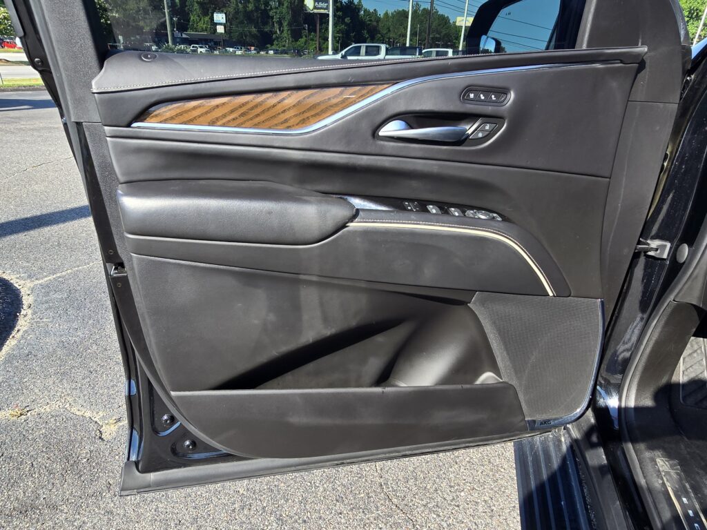 2023 Cadillac Escalade 4WD Sport Platinum