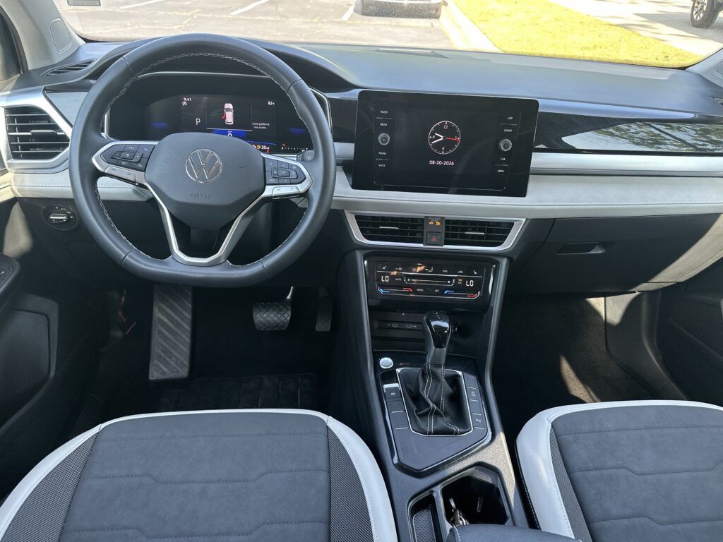 2025 Volkswagen Taos SE