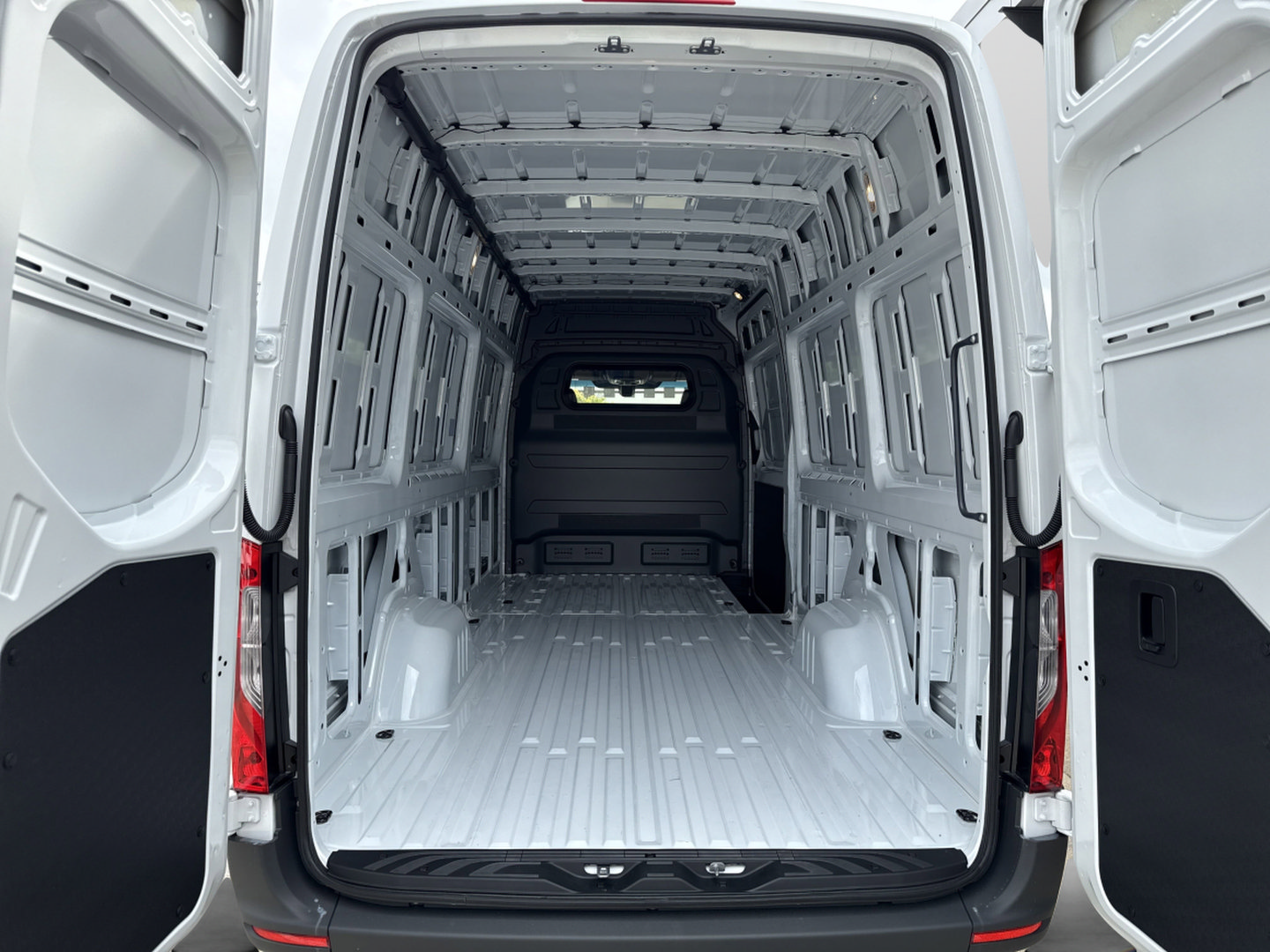 2025 Mercedes-Benz Sprinter Cargo Van 2500