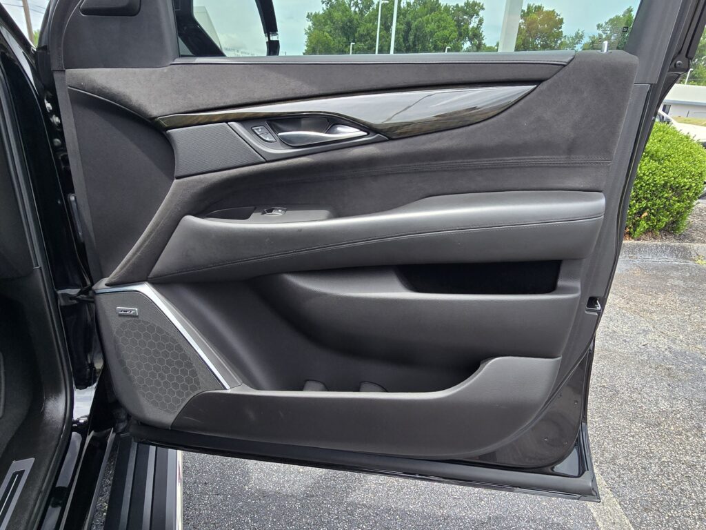 2017 Cadillac Escalade Platinum