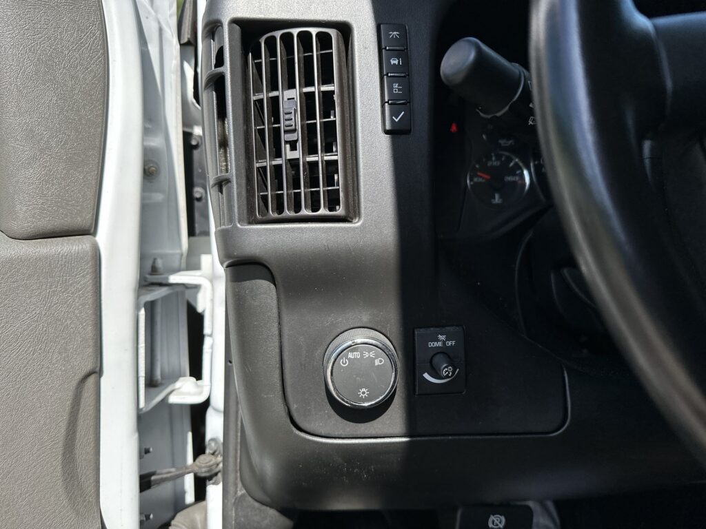 2023 GMC Savana Cargo Van