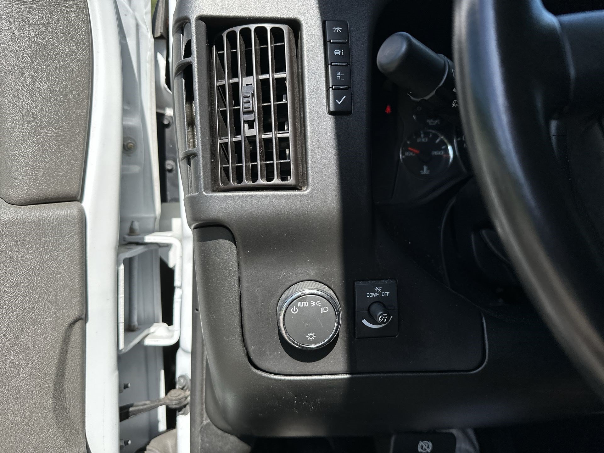2023 GMC Savana Cargo Van