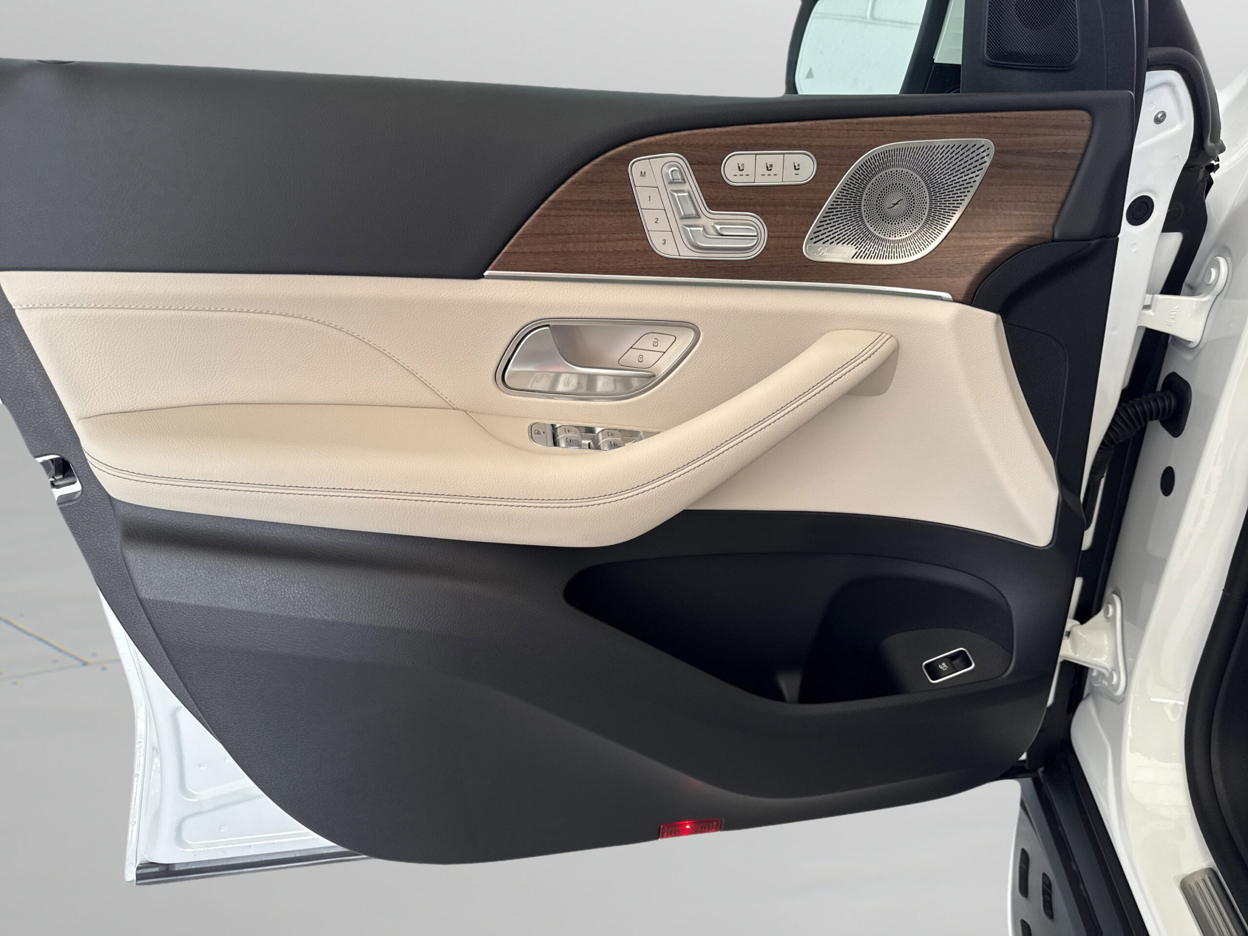 2026 Mercedes-Benz  GLS 450