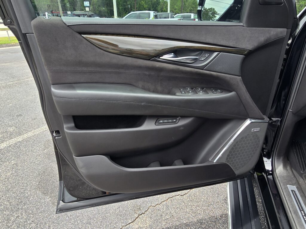 2017 Cadillac Escalade Platinum