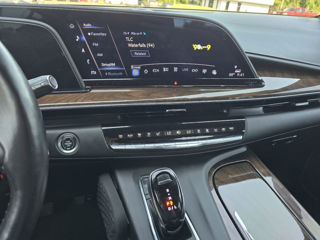 2023 Cadillac Escalade 4WD Sport Platinum