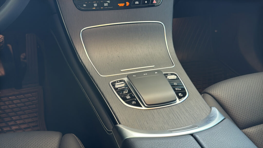2021 Mercedes-Benz  GLC 300