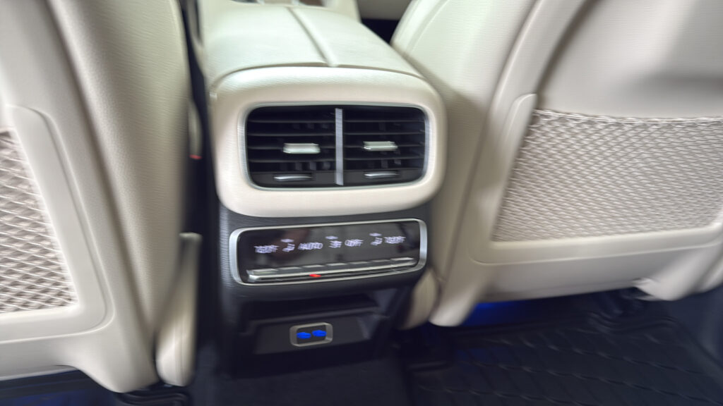 2026 Mercedes-Benz  GLS 450