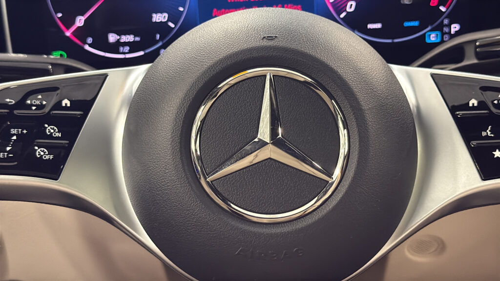 2025 Mercedes-Benz  C 300