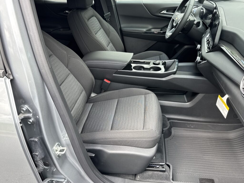 2027 Chevrolet Equinox FWD LT