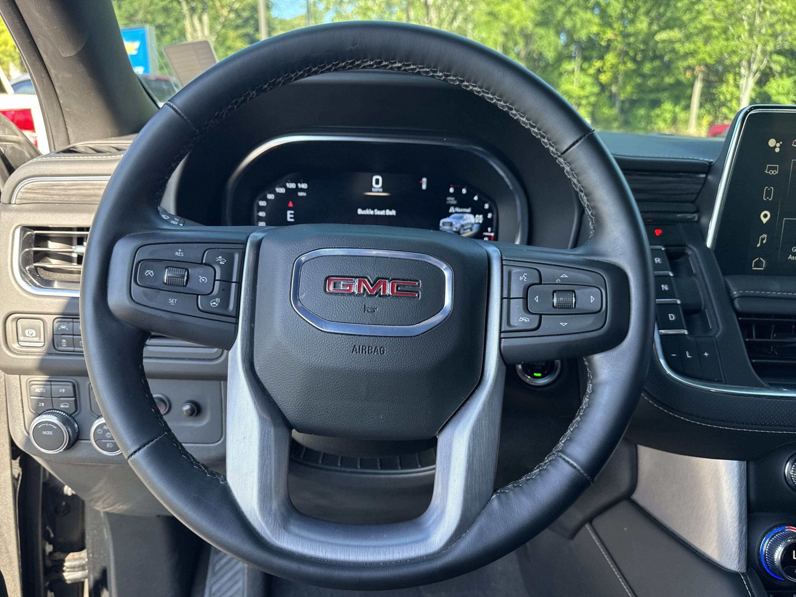 2024 GMC Yukon SLT