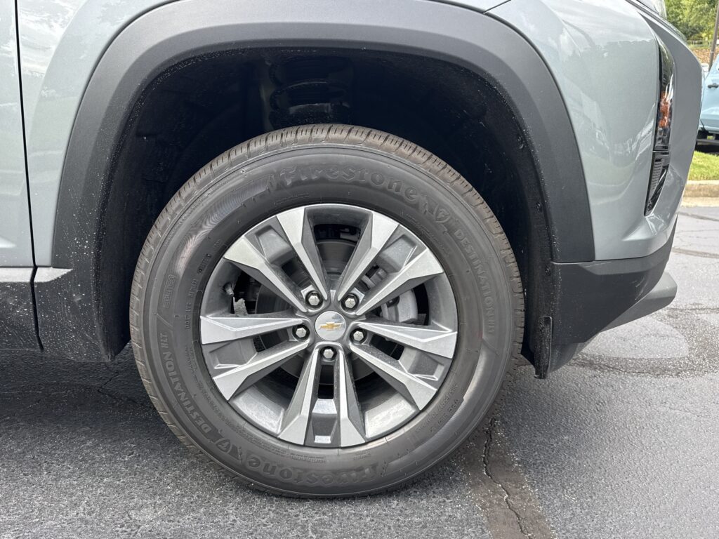 2027 Chevrolet Equinox FWD LT
