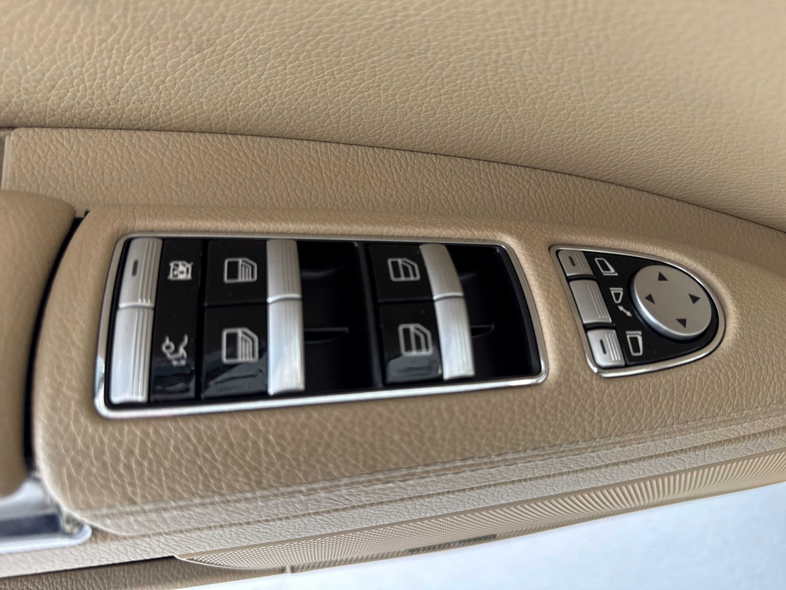 2011 Mercedes-Benz S-Class S 550