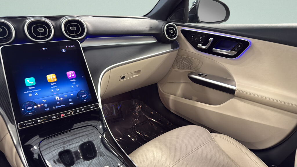 2025 Mercedes-Benz  C 300