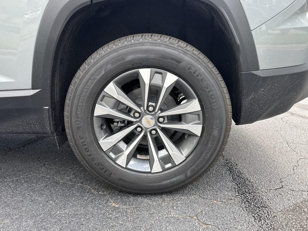 2027 Chevrolet Equinox FWD LT