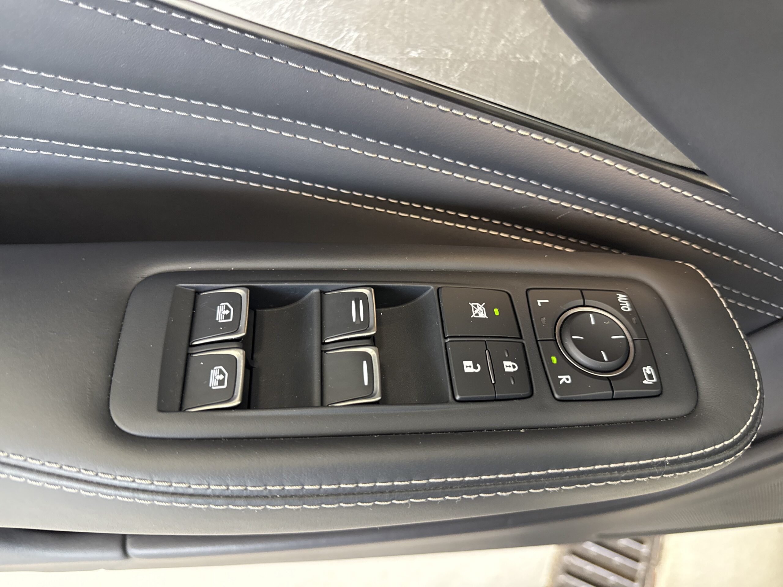 2023 Lexus LS LS 500h