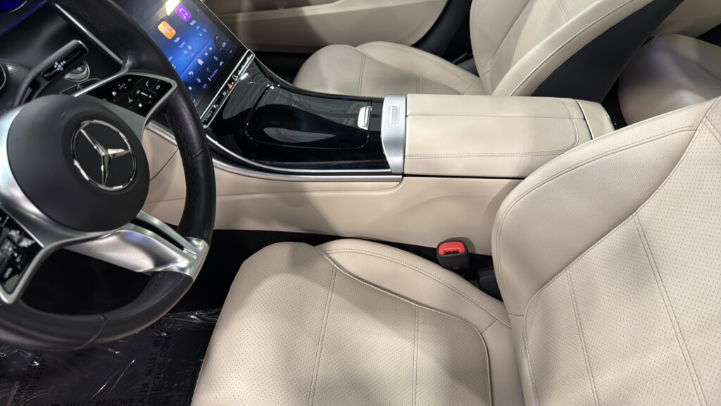 2025 Mercedes-Benz  C 300