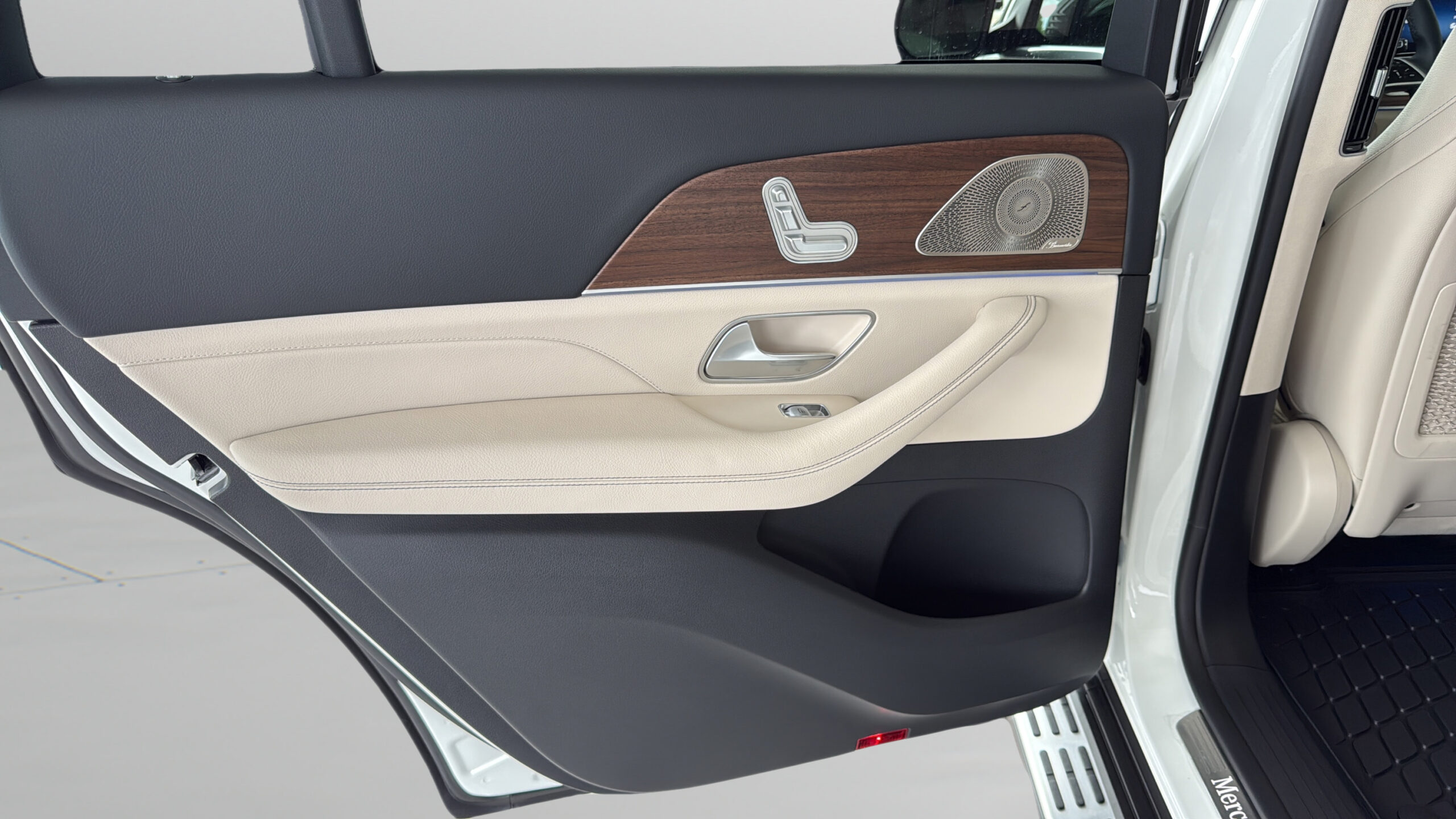 2026 Mercedes-Benz  GLS 450