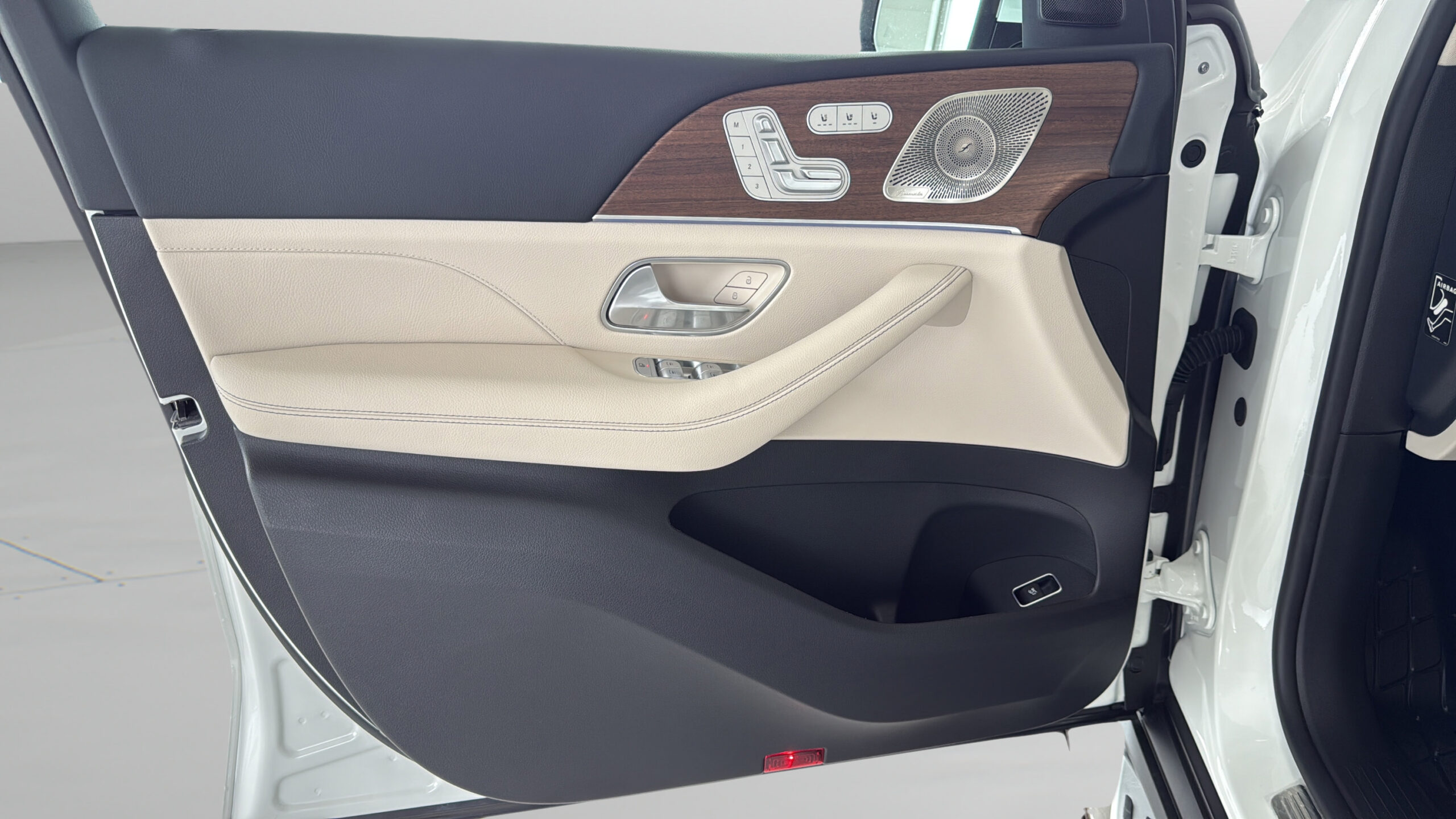 2026 Mercedes-Benz  GLS 450