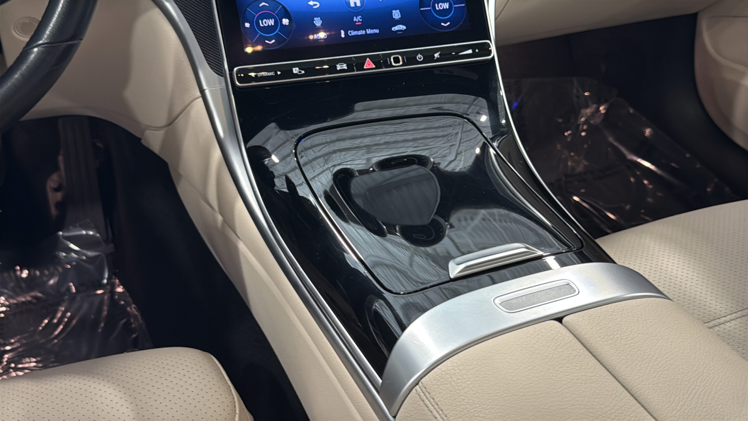 2025 Mercedes-Benz  C 300