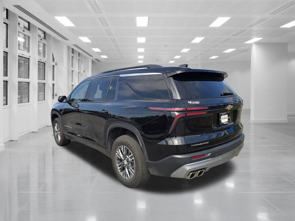 2025 Chevrolet Traverse FWD LT