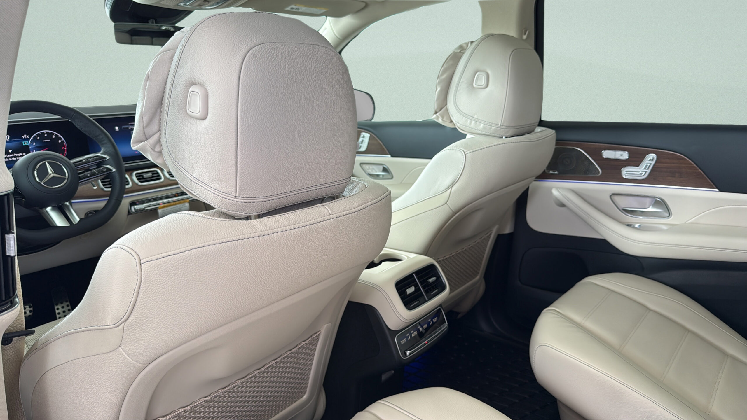 2026 Mercedes-Benz  GLS 450