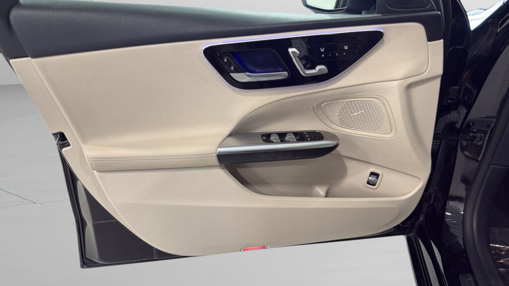 2025 Mercedes-Benz  C 300