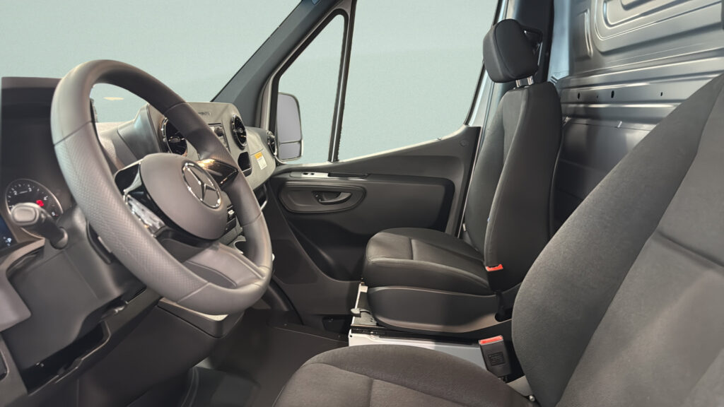 2026 Mercedes-Benz Sprinter Cargo Van Worker