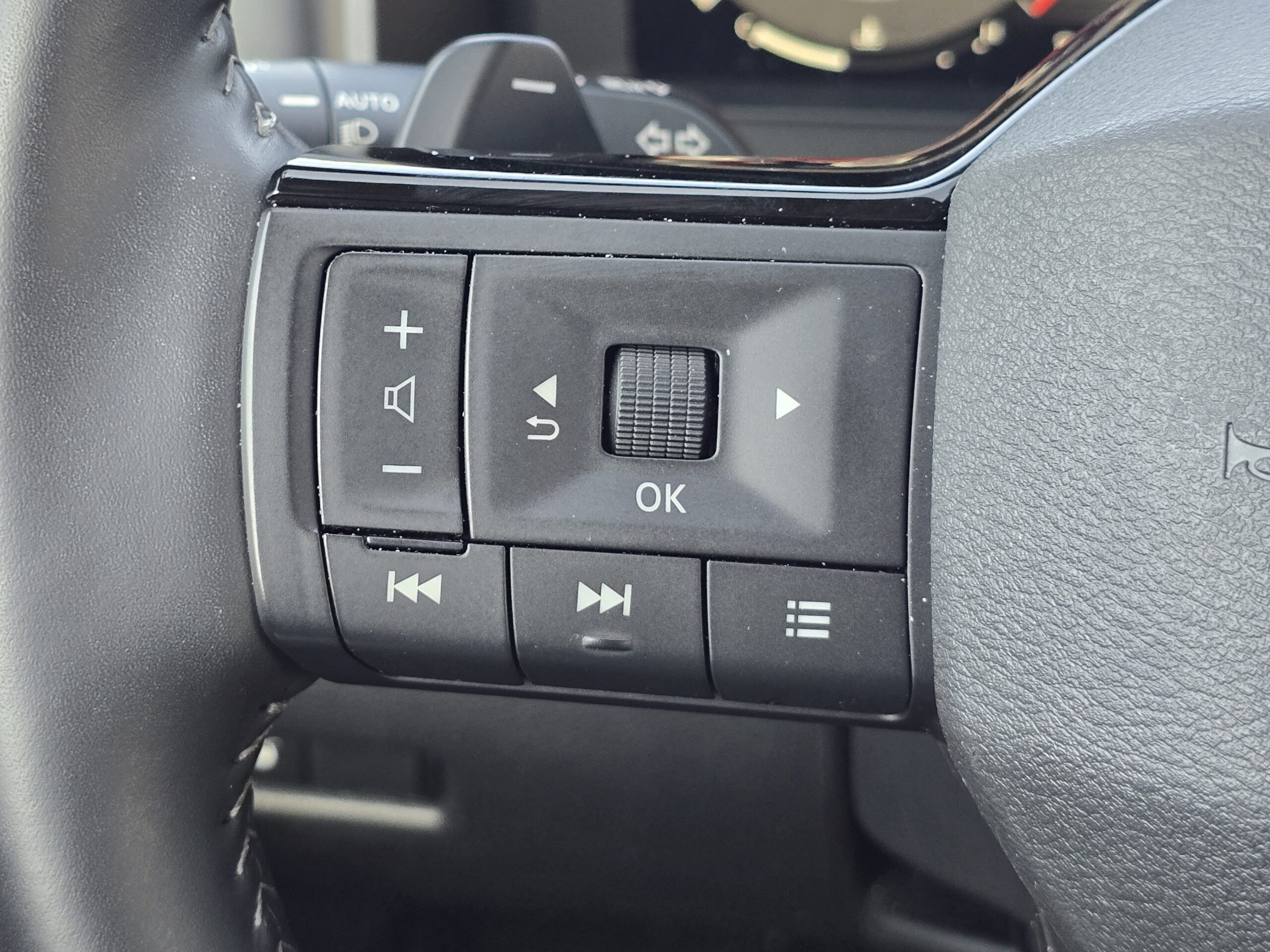 2026 Nissan Rogue SL