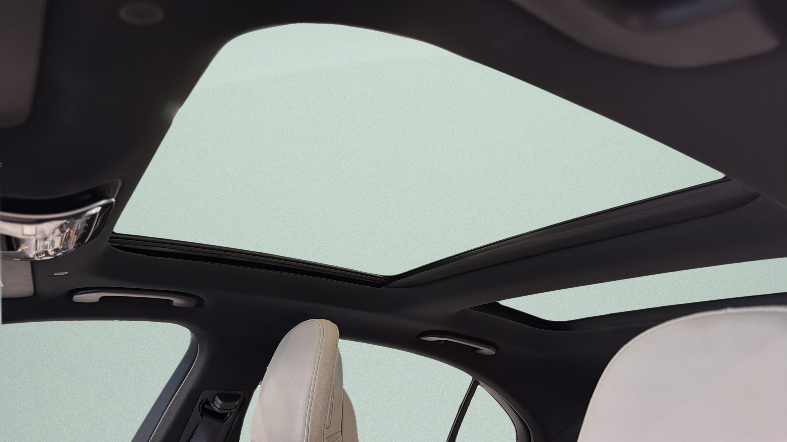 2025 Mercedes-Benz  C 300