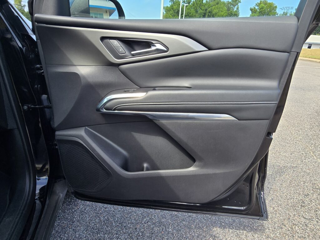2025 Chevrolet Traverse FWD LT