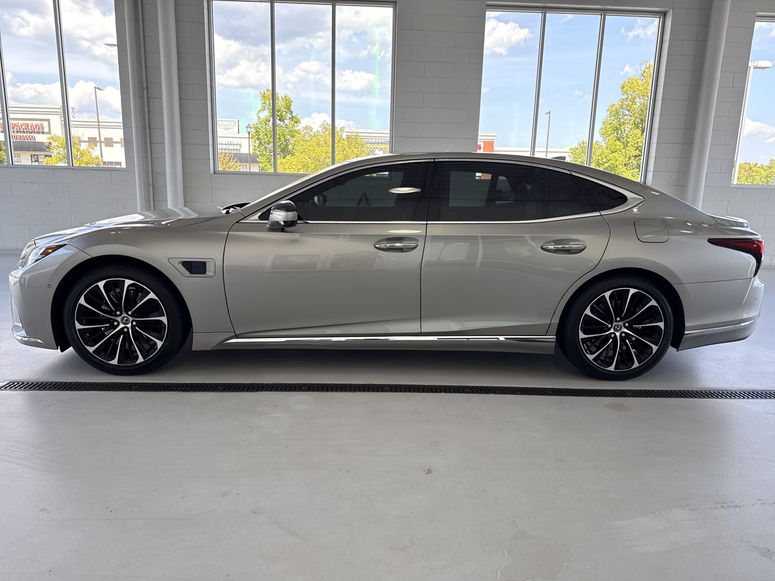 2023 Lexus LS LS 500h