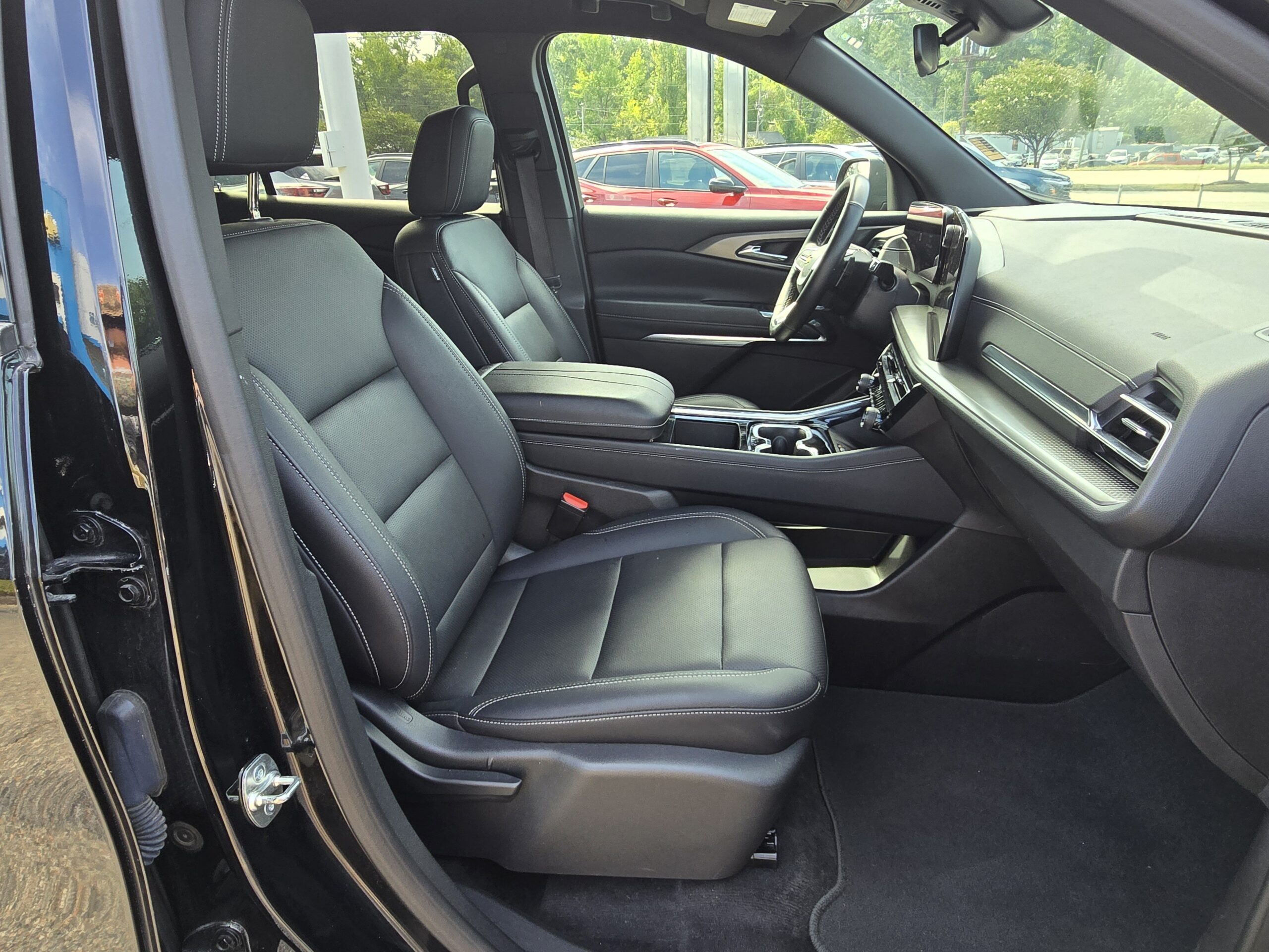 2025 Chevrolet Traverse FWD LT