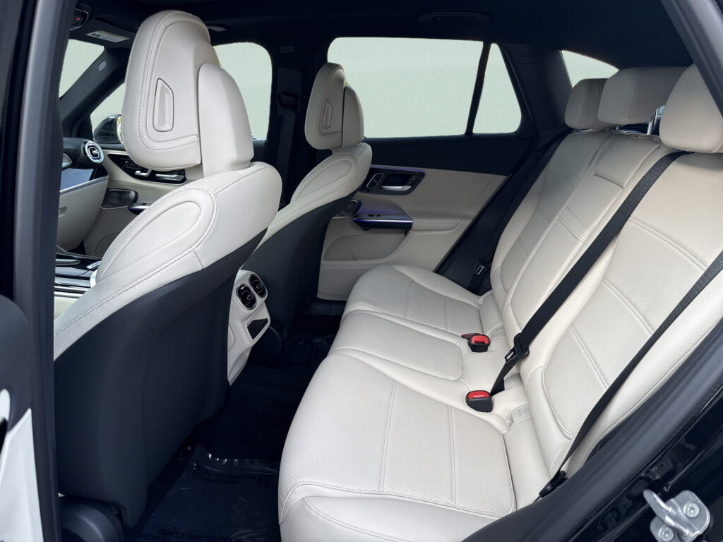 2027 Mercedes-Benz  GLC 300