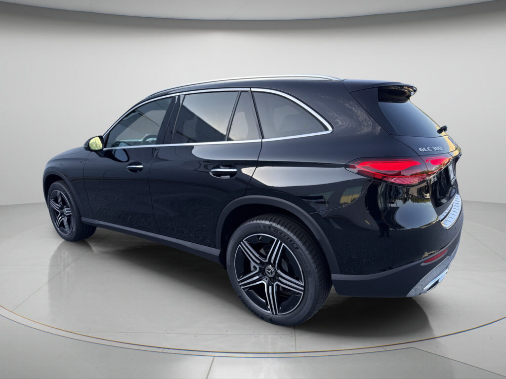2027 Mercedes-Benz  GLC 300